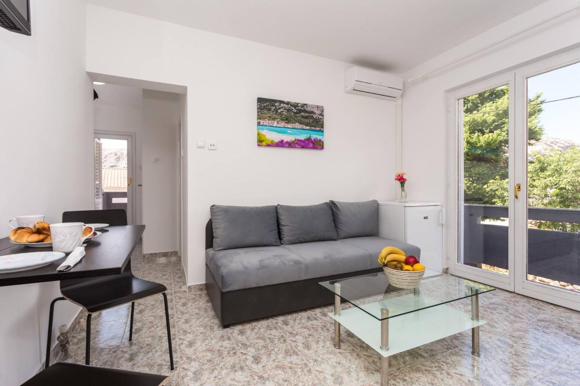 Apartments Bernardeta 2 Baska  Bagian luar foto