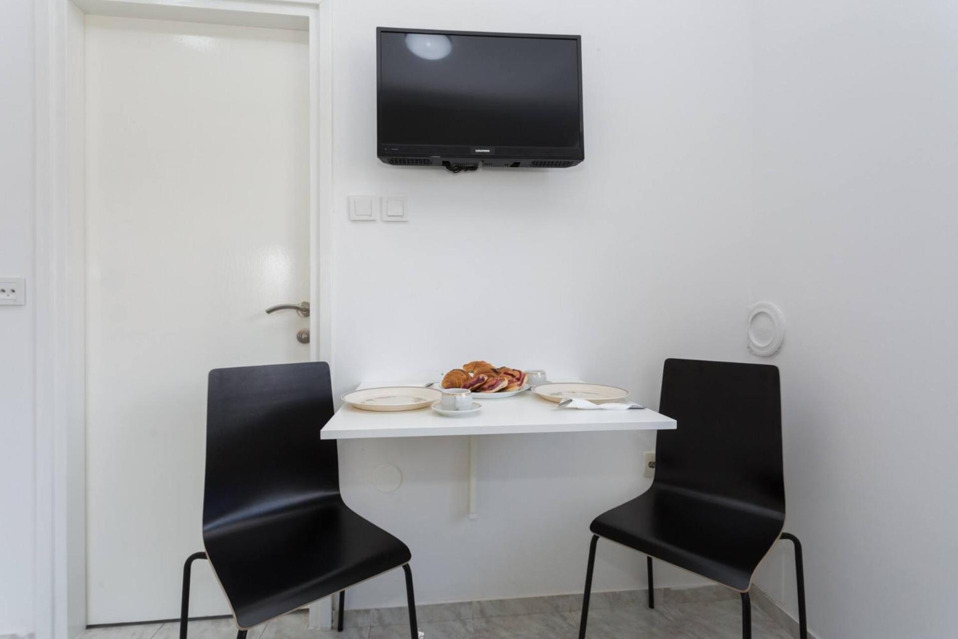 Apartments Bernardeta 2 Baska  Bagian luar foto