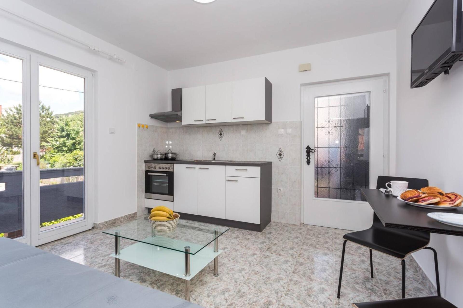 Apartments Bernardeta 2 Baska  Bagian luar foto