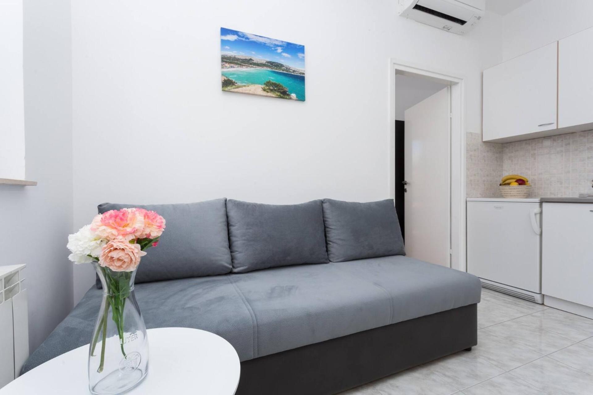 Apartments Bernardeta 2 Baska  Bagian luar foto