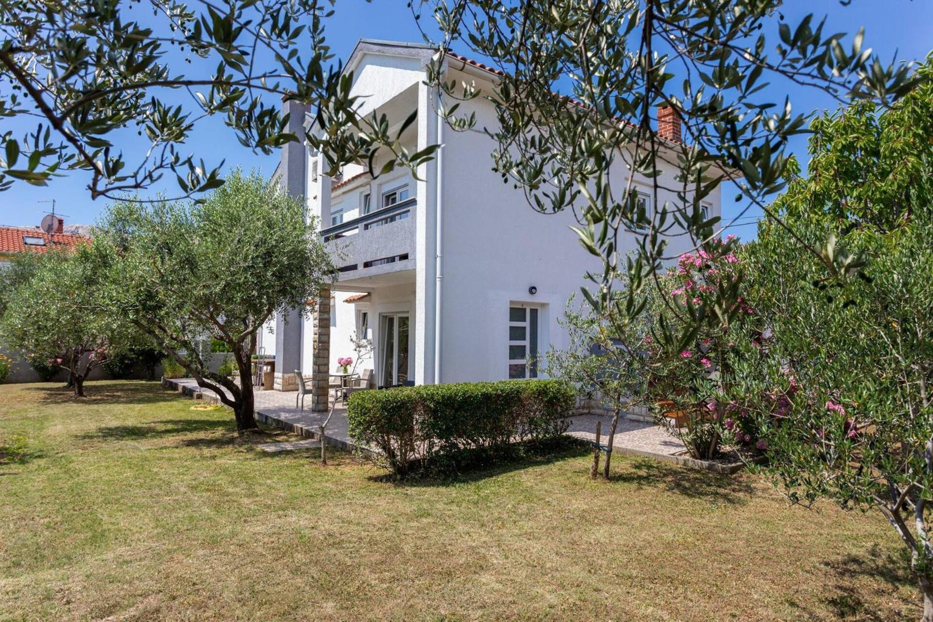 Apartments Bernardeta 2 Baska  Bagian luar foto