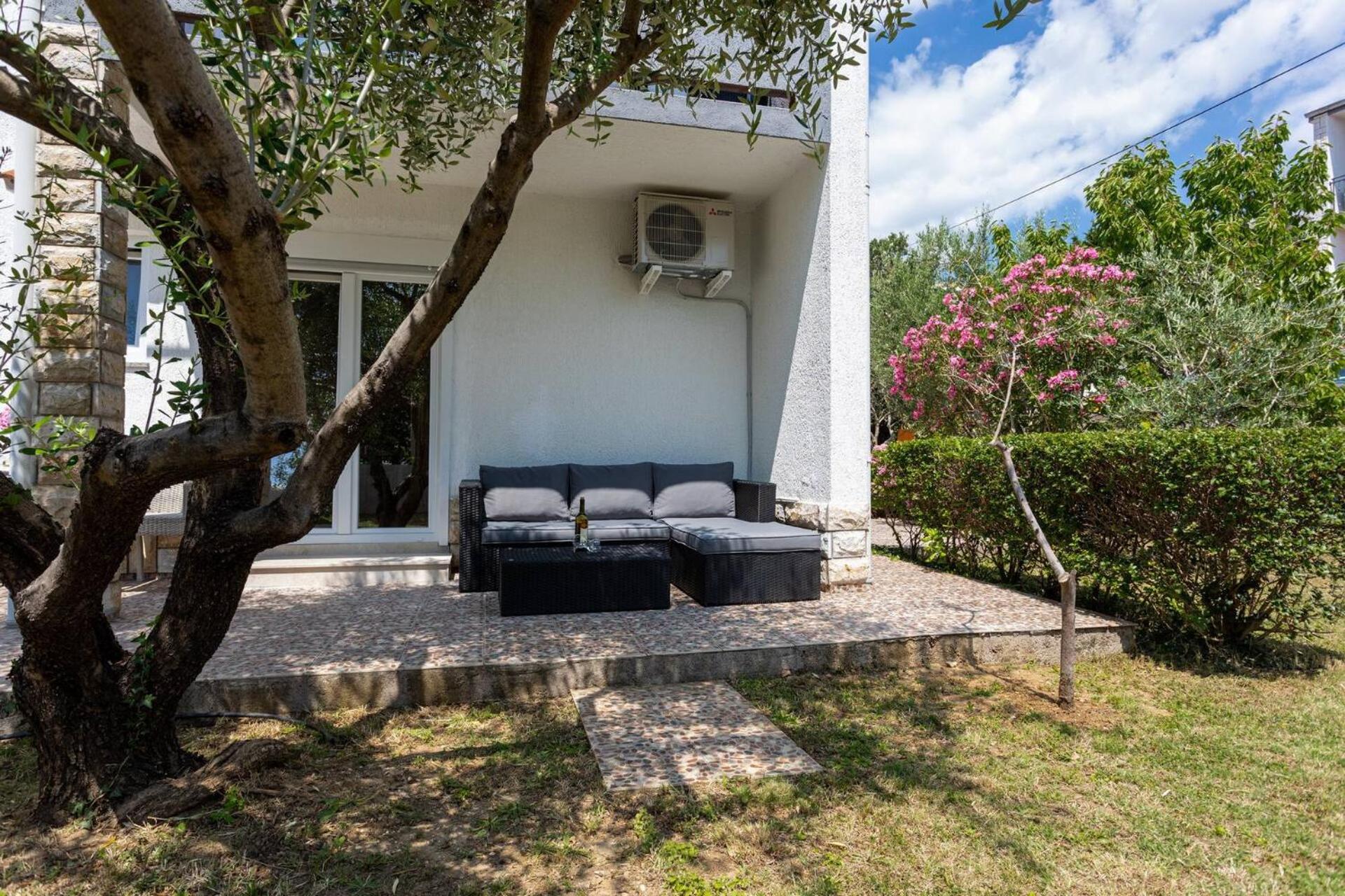Apartments Bernardeta 2 Baska  Bagian luar foto
