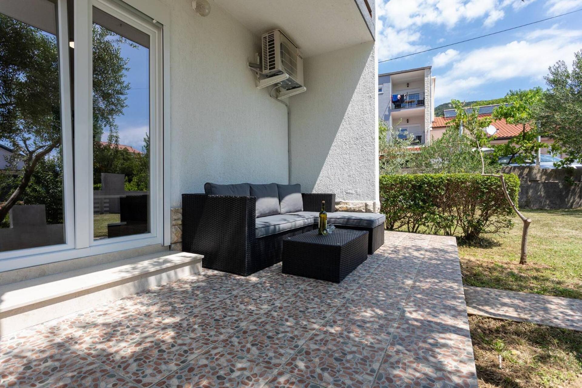 Apartments Bernardeta 2 Baska  Bagian luar foto