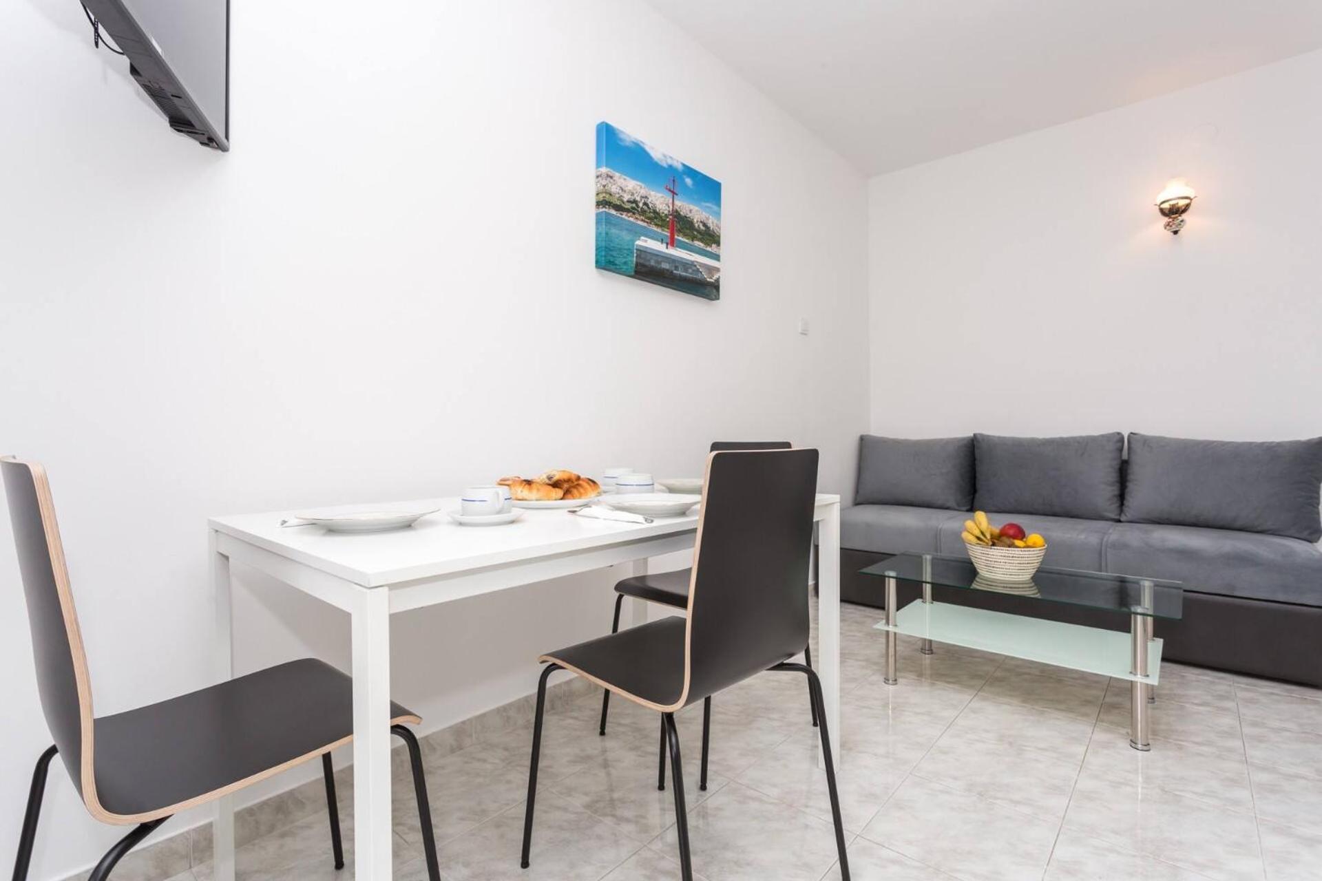 Apartments Bernardeta 2 Baska  Bagian luar foto