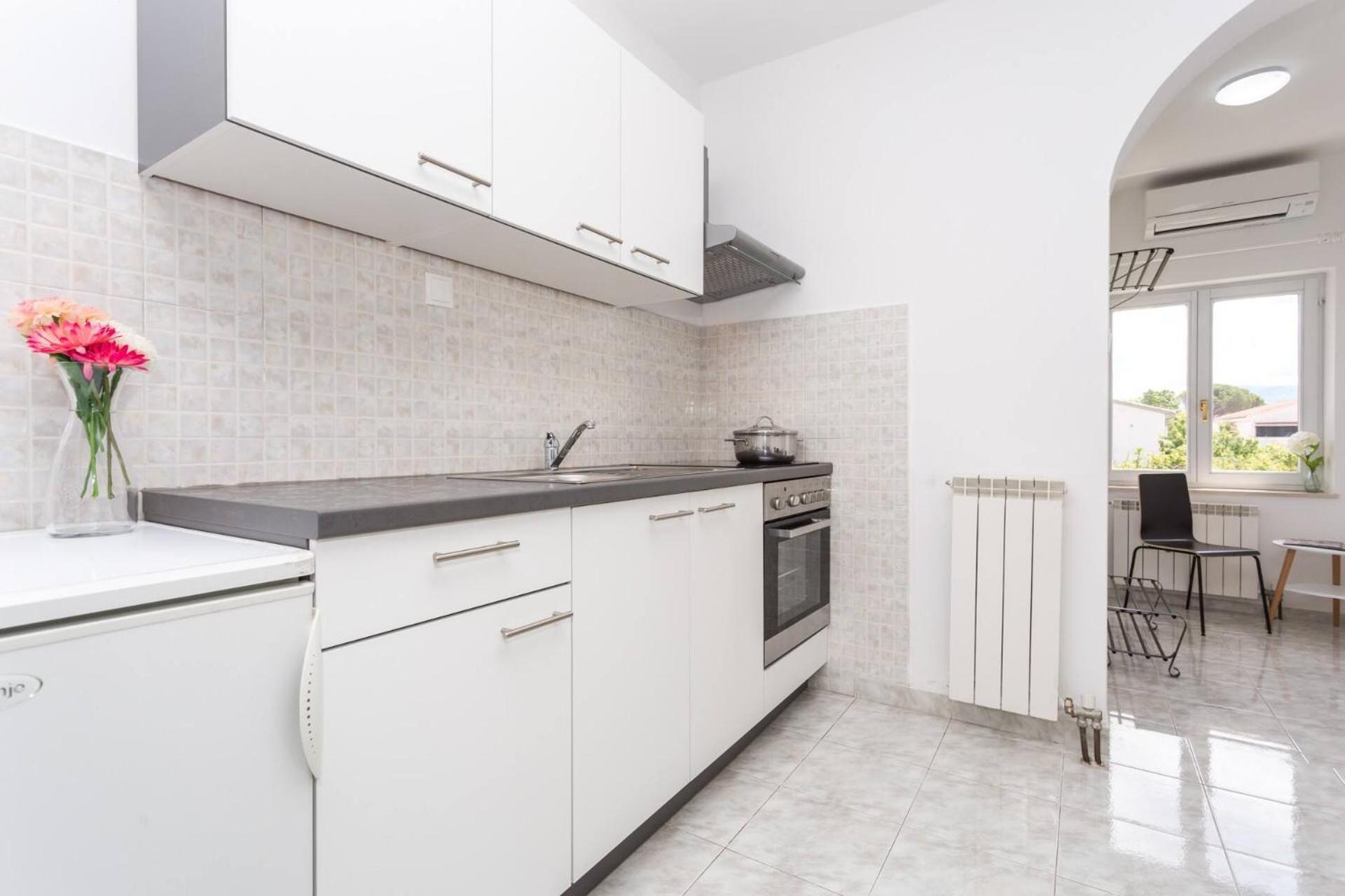 Apartments Bernardeta 2 Baska  Bagian luar foto