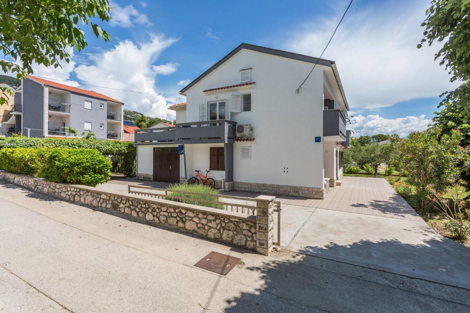 Apartments Bernardeta 2 Baska  Bagian luar foto